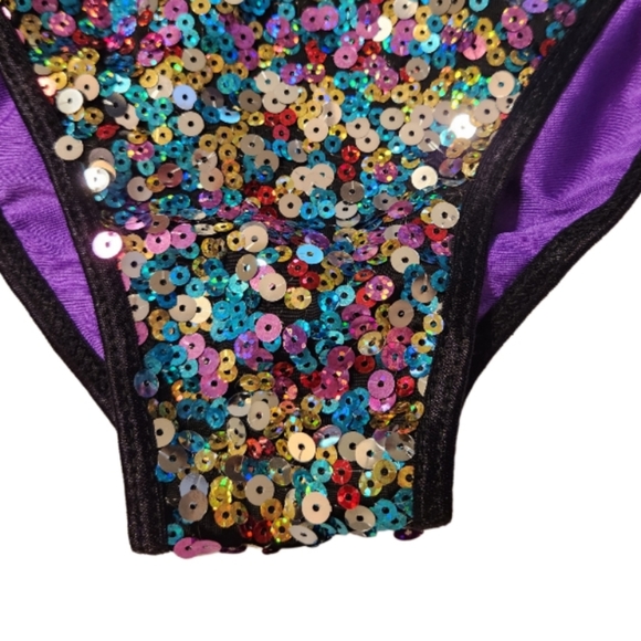 It's festival time get ready w/sequins two piece purple Bikini 👙 - Picture 3 of 10